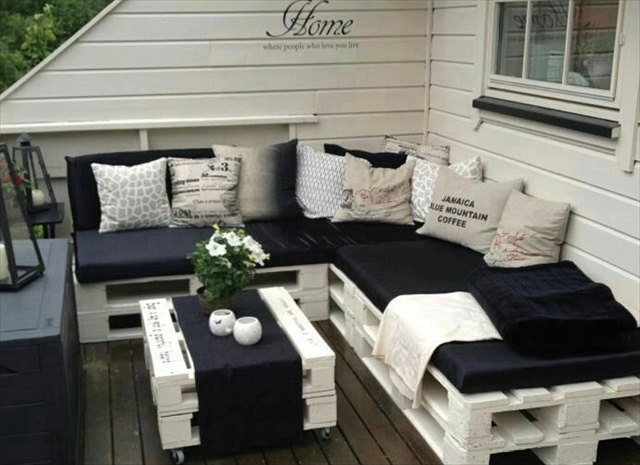 16 Clever DIY Garden Pallet Projects