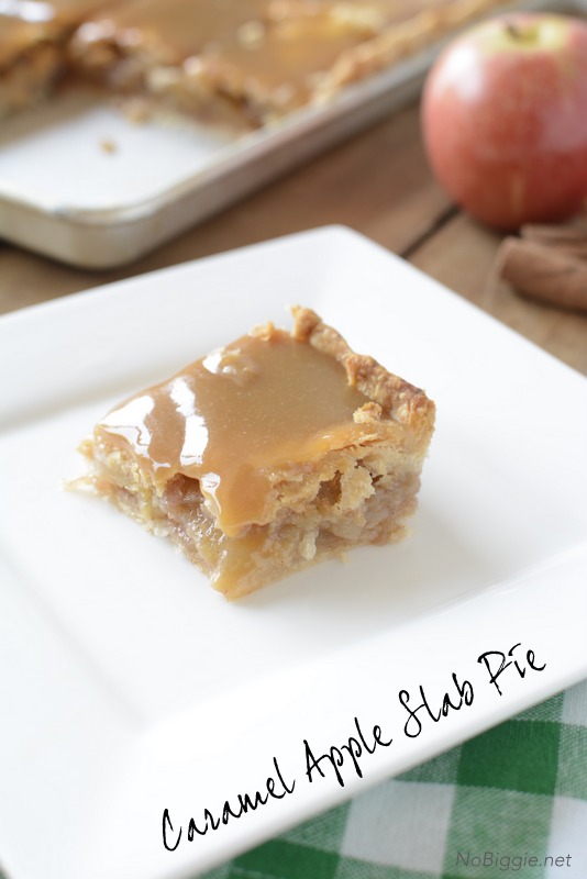 Caramel Apple Slab Pie bars - this recipe is amazing! Get it on NoBiggie.net