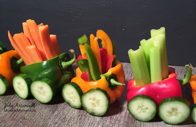 14 Fresh and Creative Fruit & Veggie Tray Decorating Ideas