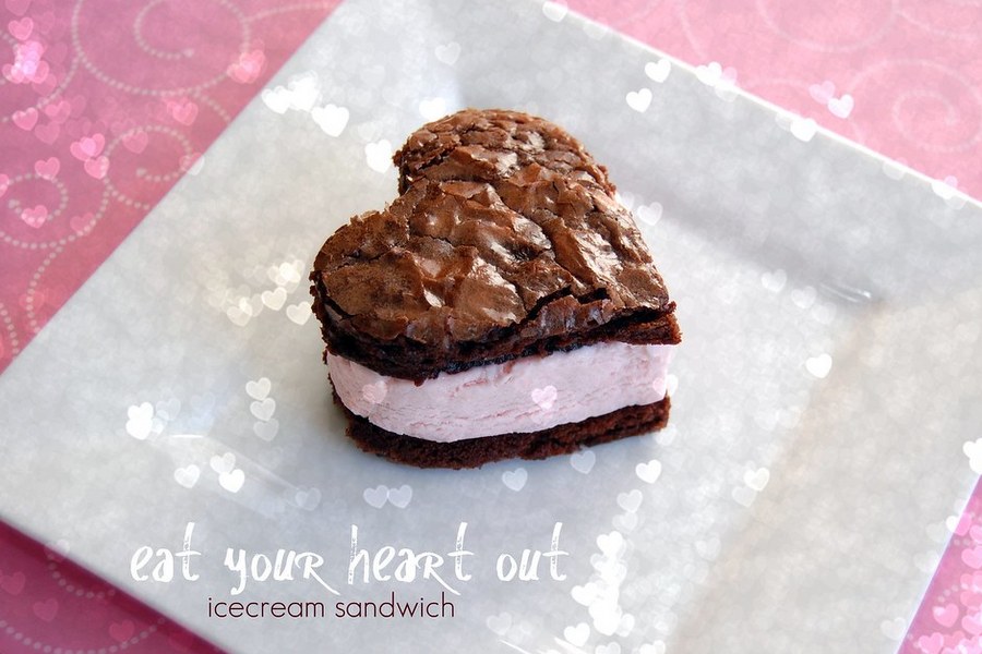 heart shaped ice cream sandwiches | NoBiggie.net