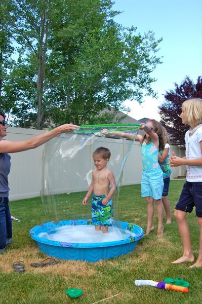 make giant bubbles
