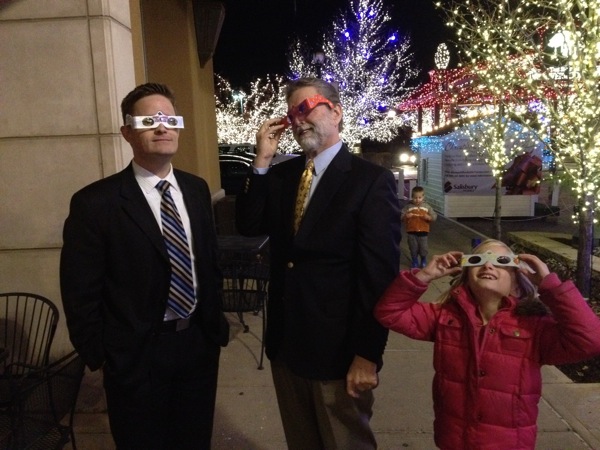 Try Holiday Specs for a fun way to look at Christmas lights! - NoBiggie.net