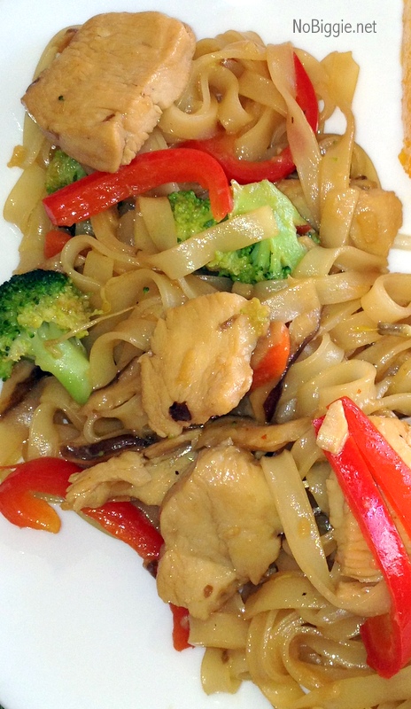 so good! - Thai noodle stir fry recipe | NoBiggie.net
