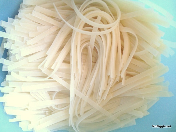 thai noodle stir fry via NoBiggie.net