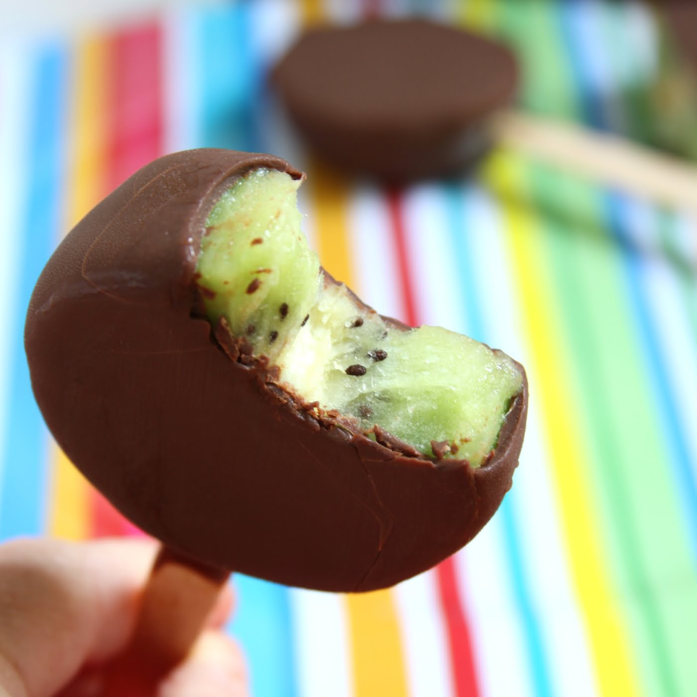 Chocolate Kiwi Popsicles | 25+ Desserts on a Stick