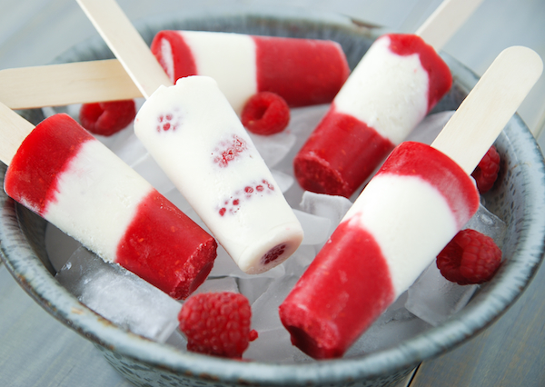 Raspberry Cheesecake Popsicles | 25+ Desserts on a Stick