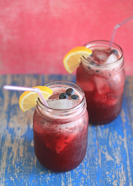 Blueberry Lemonade | 25+ Non-Alcoholic Summer Drinks