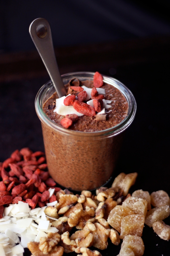 Chocolate chia seed superfood pudding | 25+ gluten free and dairy free snack ideas