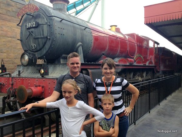 Hogwarts Express Universal Orlando Family Forward | NoBiggie.net