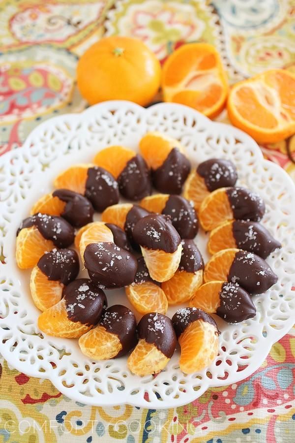 Chocolate Dipped Clementines with Sea Salt | +25 Healthy Holiday Snacks