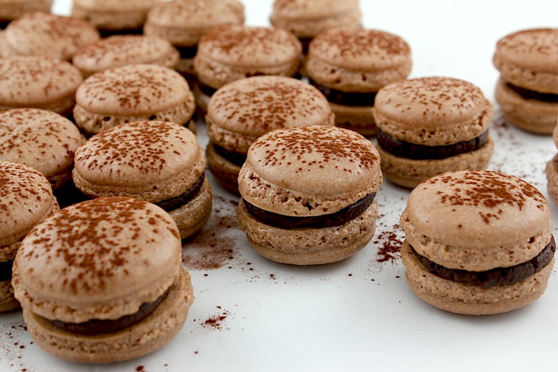 Chocolate gingerbread macarons | 25+ gingerbread recipes