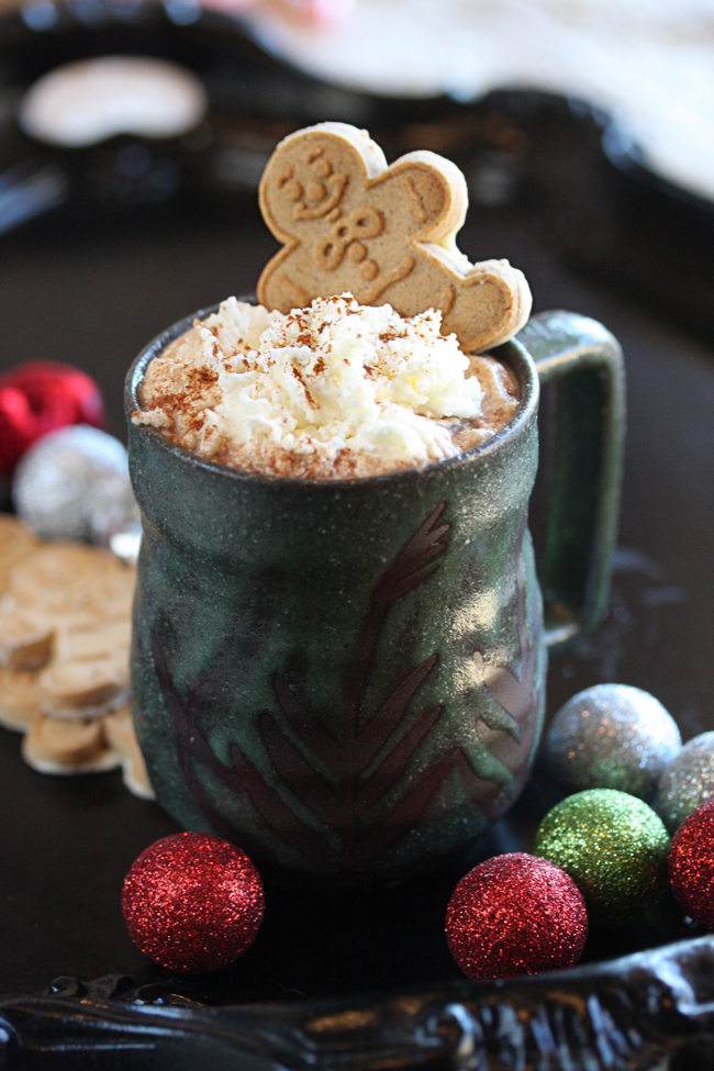 Gingerbread hot cocoa | 25+ gingerbread recipes