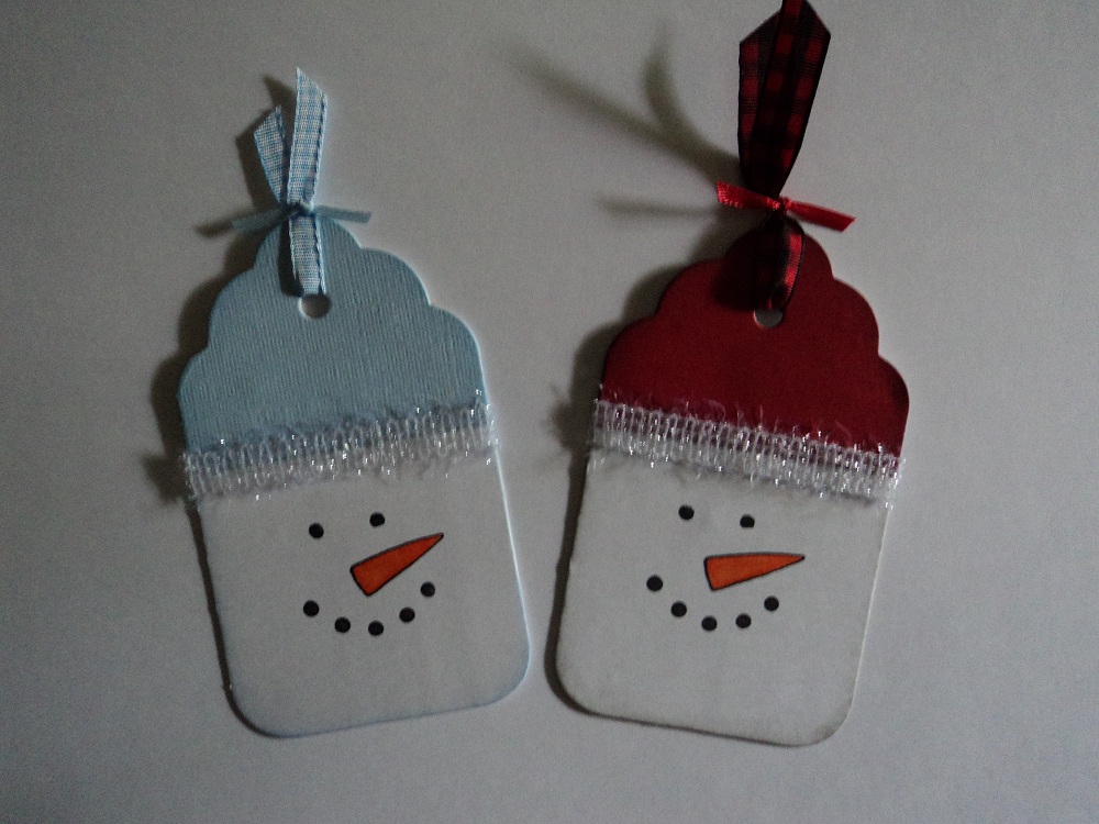 Snowman tag ornaments | +25 Beautiful Handmade Ornaments