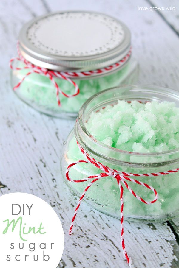 DIY Mint Sugar Scrub | 25+ Mason Jar Gift Ideas