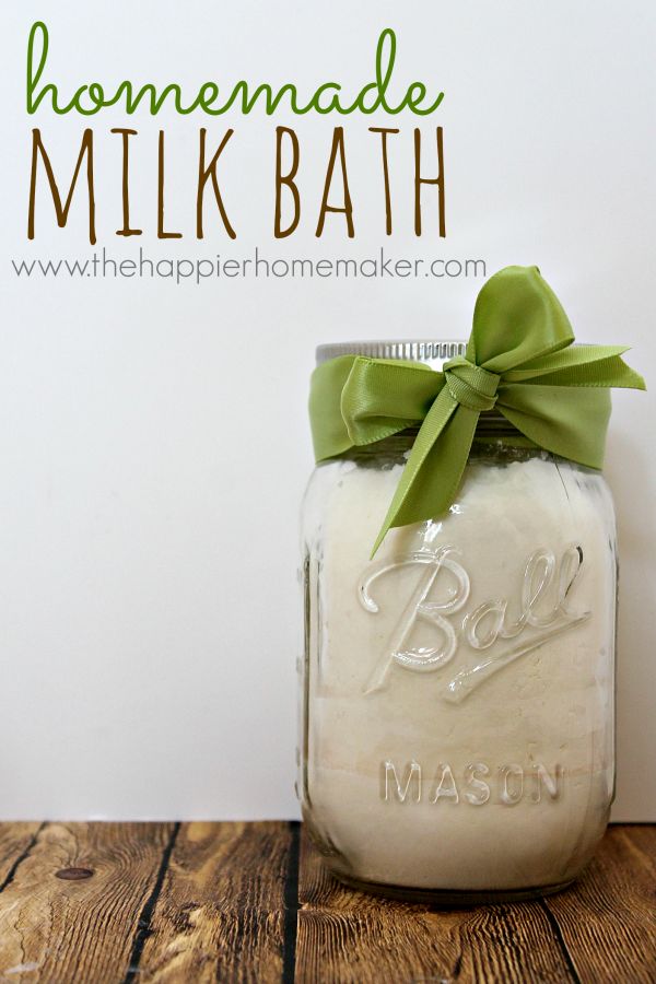 Homemade Milk Bath | 25+ Mason Jar Gift Ideas