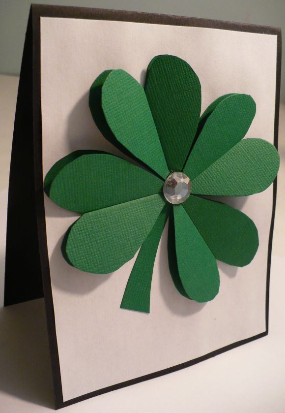 3D Paper Shamrock | 25+ St. Patrick's Day ideas