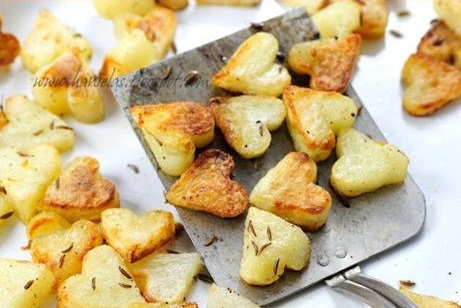 Roasted Heart Potatoes 25+ Heart-Shaped Food Ideas | NoBiggie.net