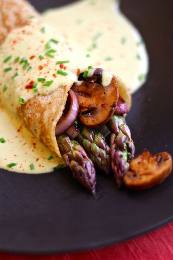 Vegan Asparagus Crepes with Hollandaise Sauce | 25+ Ways to Make Crepes