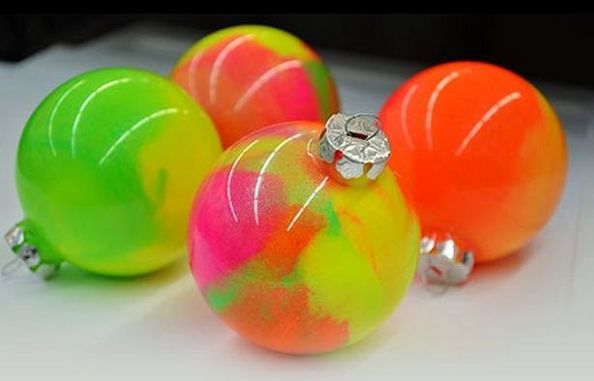 DIY Neon Marble Ornaments | 25+ Neon DIY Projects