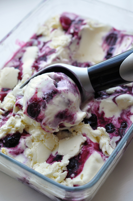 Blueberry Cheesecake Ice Cream | 25+ homemade ice cream recipes