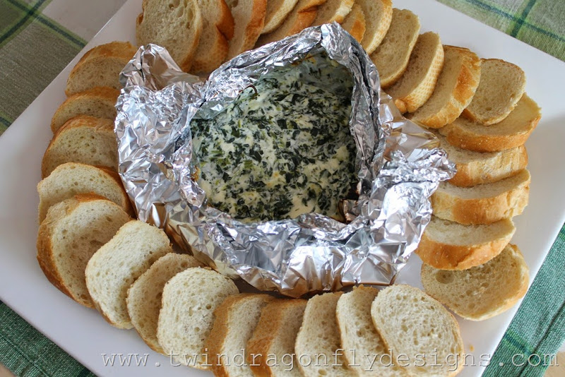 Campfire spinach dip | 25+ easy camping recipes