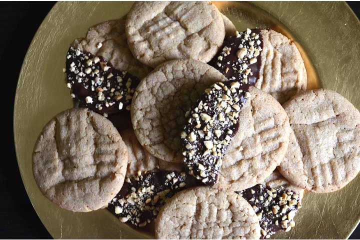 Mrs. Fields Peanut Butter Copycat Cookie Recipe | 25+ CopyCat Restaurant Recipes