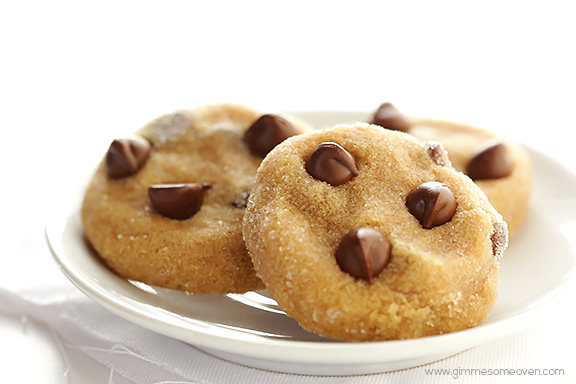 4-ingredient peanut butter chocolate chip cookies | 25+ peanut butter and chocolate desserts