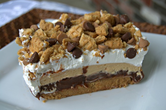 Chocolate peanut butter dream bars | 25+ peanut butter and chocolate desserts