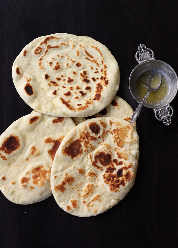Easy No Yeast Naan | 25+ Quick Bread Recipes (No Yeast Required)