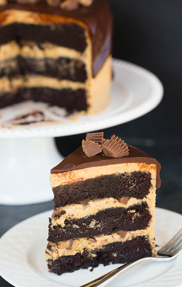 Peanut butter cup overload cake | 25+ peanut butter and chocolate desserts