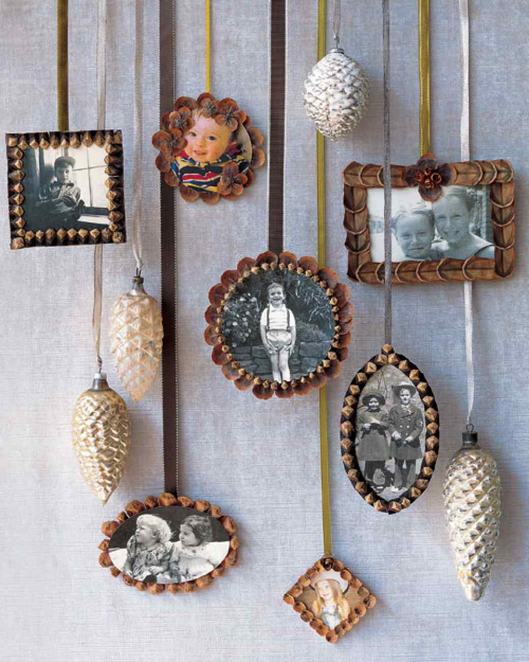 Pinecone Picture Frame Ornaments | 25+ Thrifty Fall Decor Ideas
