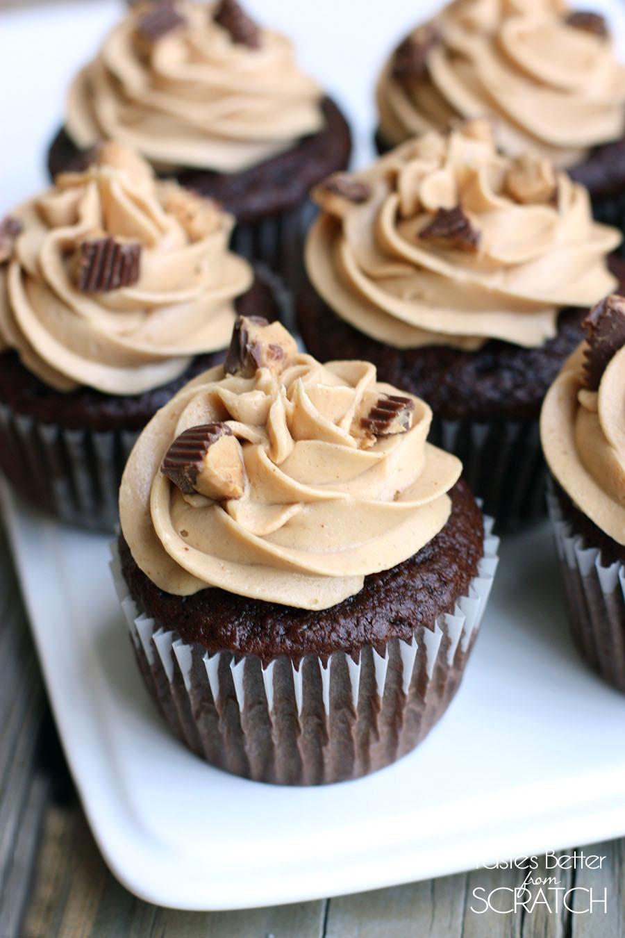 Reese's peanut butter cupcakes | 25+ peanut butter and chocolate desserts