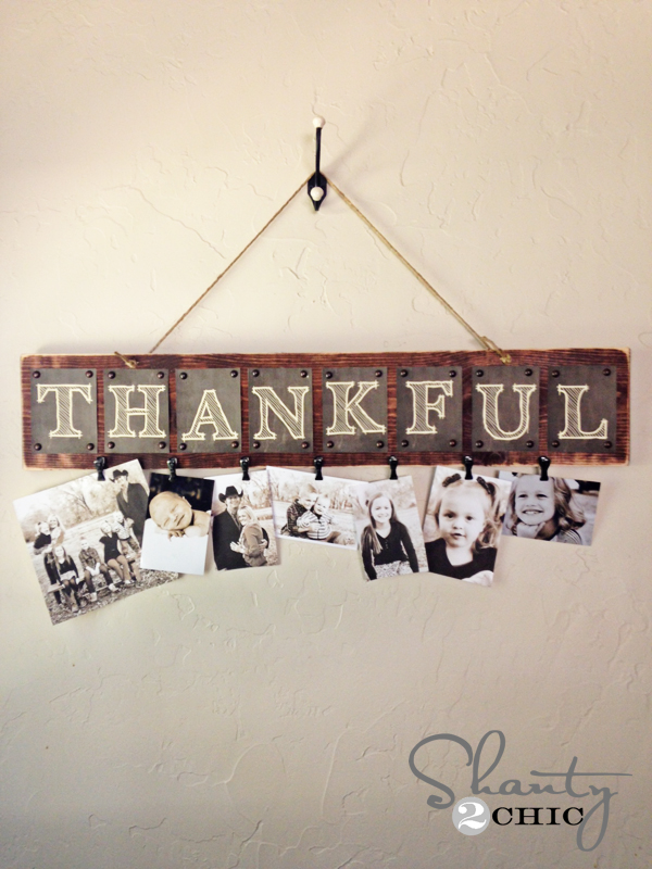 Thankful Photo Board | 25+ Thrifty Fall Decor Ideas
