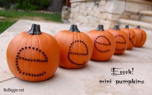 The mini eeeek! pumpkins | 25+ no-carve pumpkin ideas