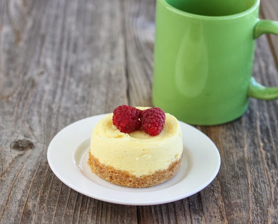 10 minute microwave cheesecake mug cake | 25+ mug cakes