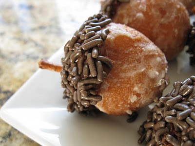 Acorn doughnut holes | 25+ Thanksgiving treats