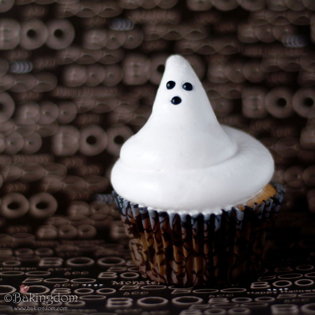 Ghost Cupcakes | 25+ Halloween Party Food Ideas
