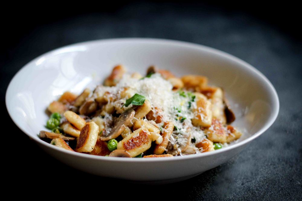 Ramen Gnocchi with Mushroom and Peas | 25+ Ramen Noodle Recipes