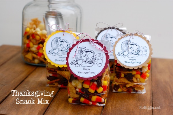 Thanksgiving snack mix | 25+ Thanksgiving treats