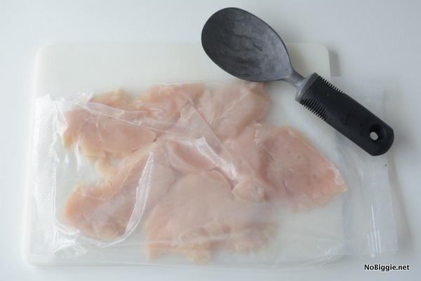 best way to pound chicken flat with no mess | NoBiggie.net