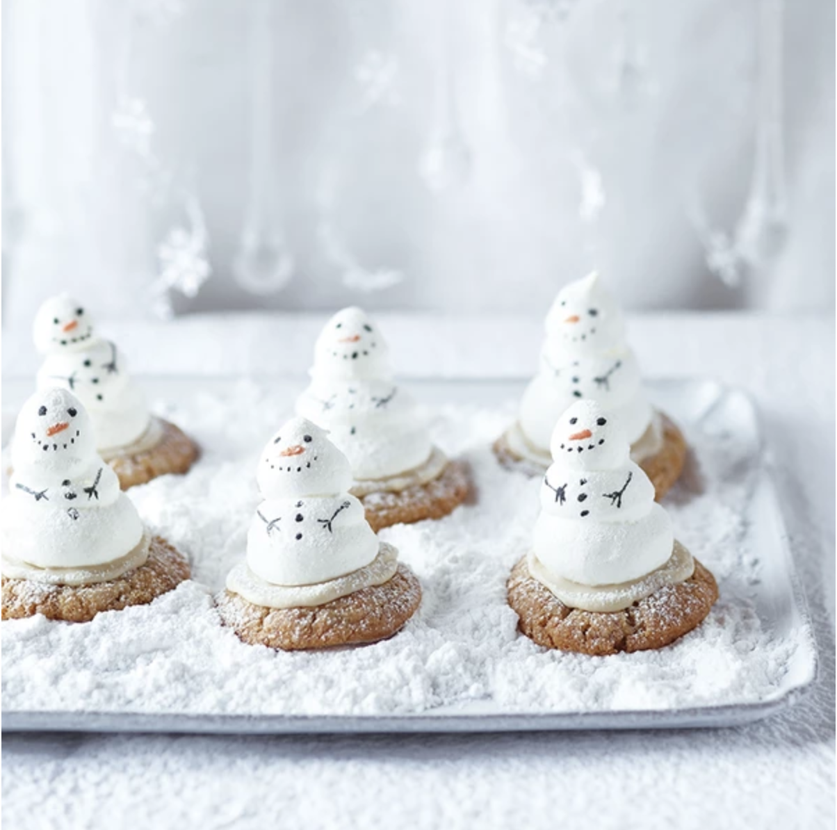 meringue snowman cookies | 25+ Snowman crafts and fun food ideas | NoBiggie.net