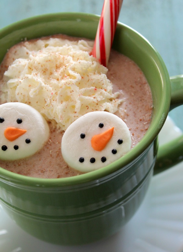 Easy Snowman Marshmallows | 25+ Cute Christmas Treats