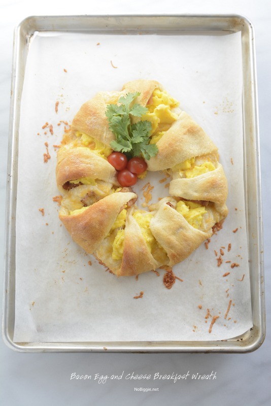 bacon egg and cheese breakfast wreath