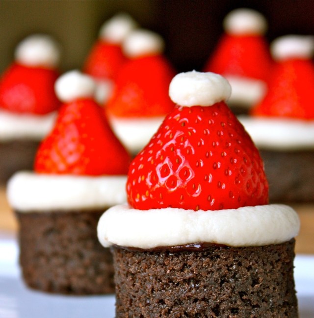 Santa hat brownies | 25+ Cute Christmas Treats