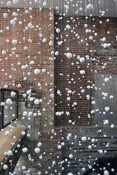snow ball garland | 25+ Winter decor crafts