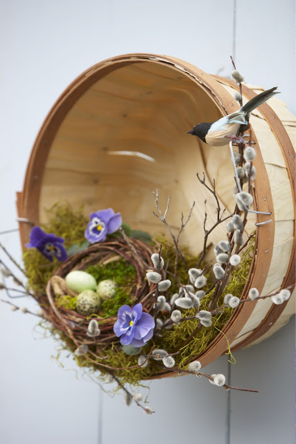 Homage-To-Nature Basket Wreath | 25+ Spring wreaths