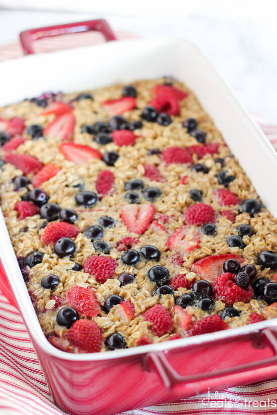 Mixed Berry Vanilla Baked Oatmeal | 25+ Fresh Berry Recipes