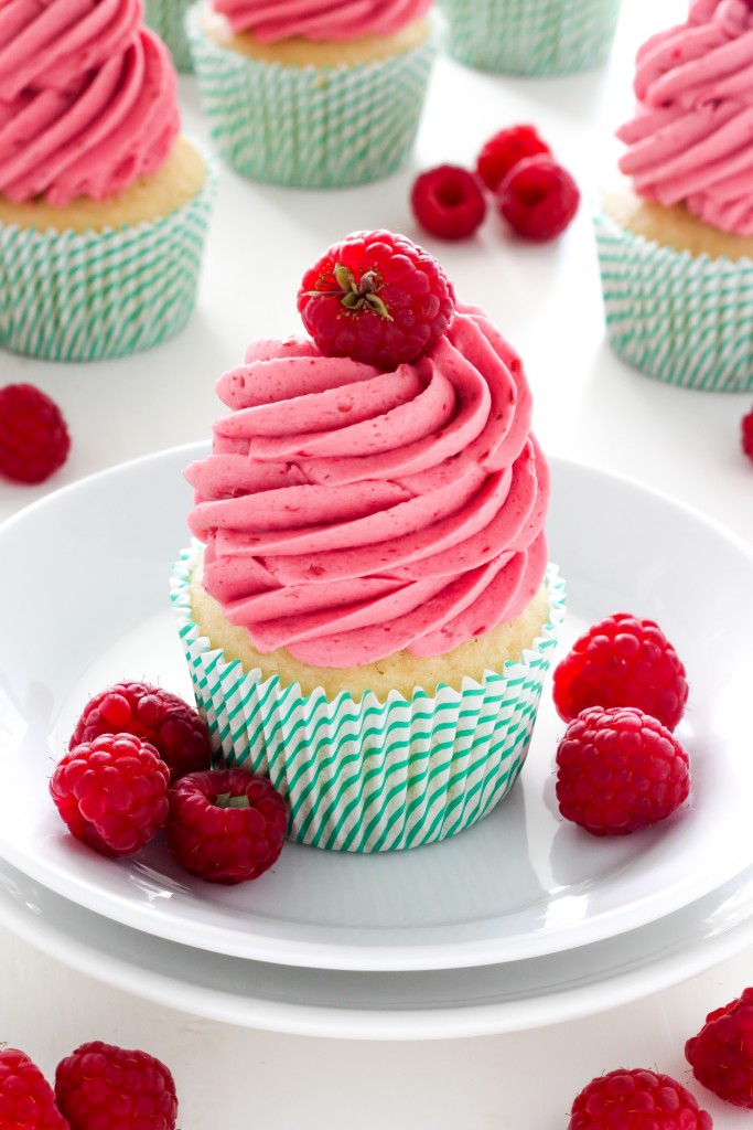 Lemon Cupcakes with Raspberry Buttercream | 25+ Cupcake Frosting recipes