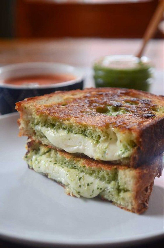 Pesto Mozzarella Grilled Cheese | 25+ Grilled Cheese Recipes