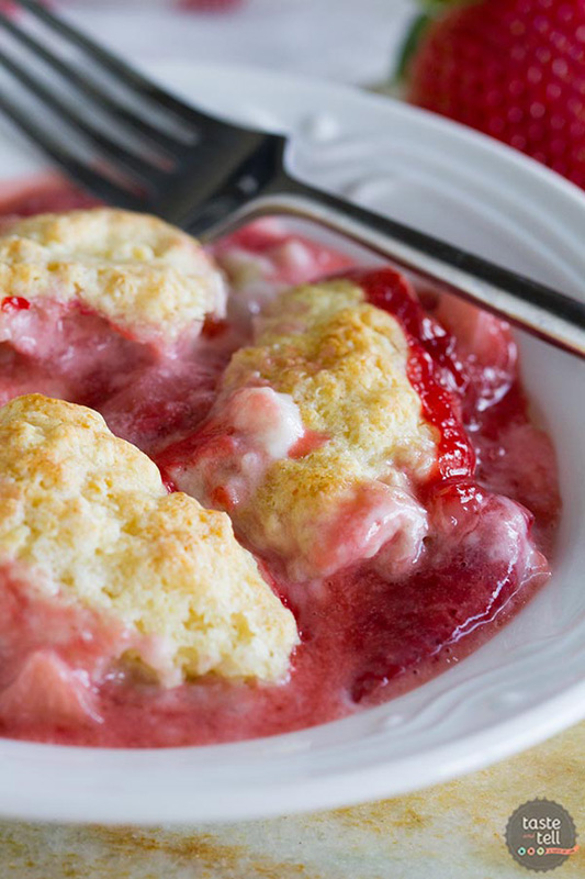 Strawberries and Cream Skillet Cobbler | 25+ Strawberry Recipes
